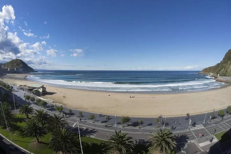 017 / LA PLAGE ZURRIOLA, amazing sea views