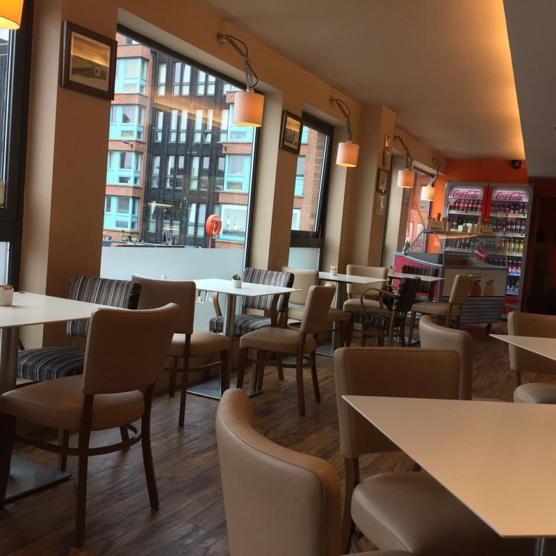 Cafe Tucci