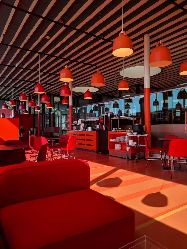 Atelier - The Colorful Aviator lounge