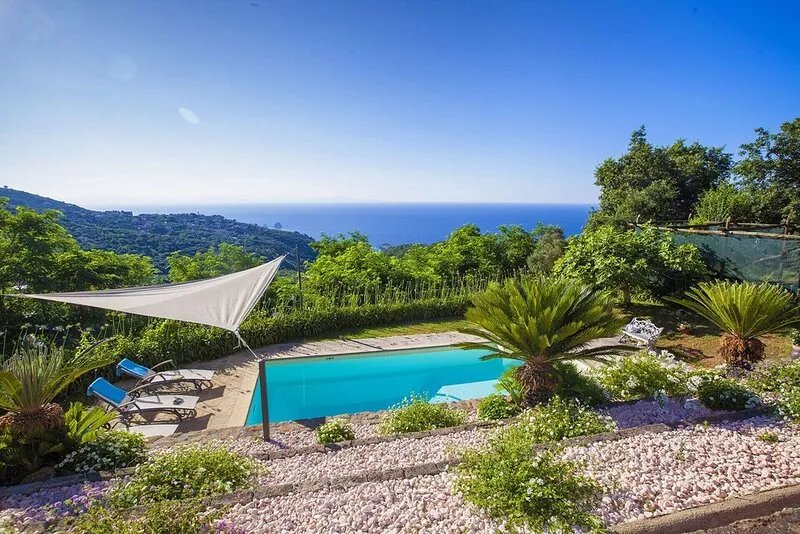 AMORE RENTALS - Villa dei Galli with Private Pool, Sea View, Garden, Parking