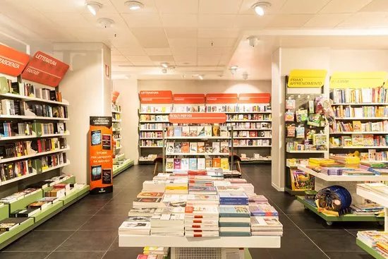 Mondadori Bookstore