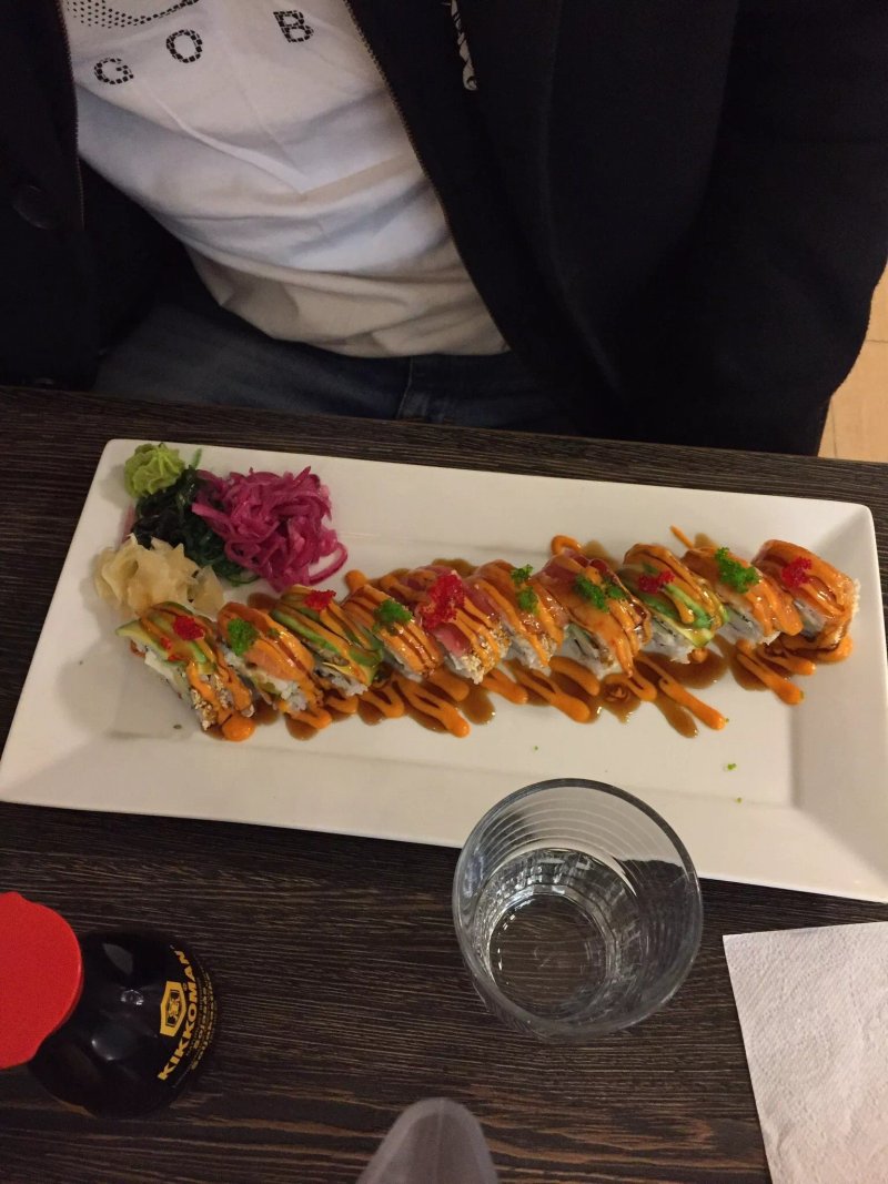 Azikura Sushi & Salad