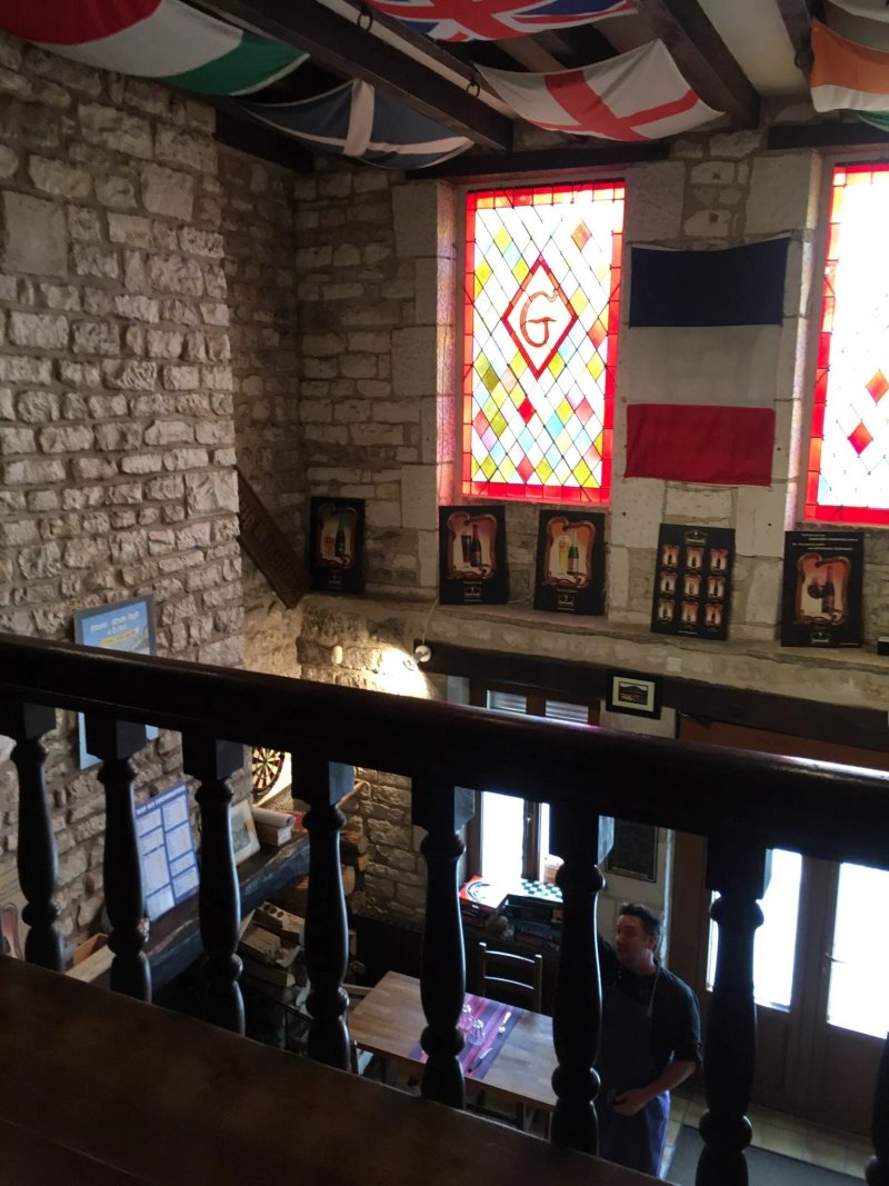 Le Cellia Pub Resto Snack