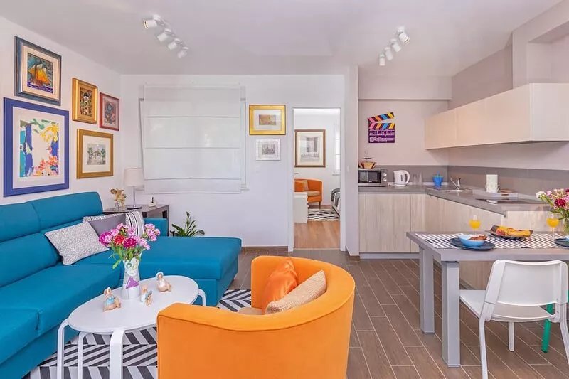 RozART apartment- 15 min by car from Old Town in quiet area ideal for walking