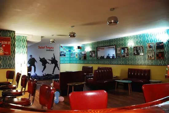 Saint Tropez Cocktails (Vintage Cocktail Bar)