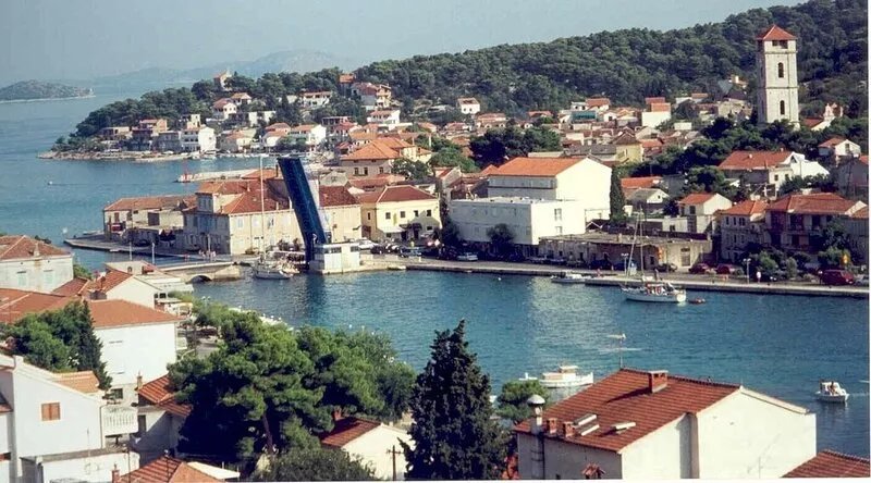 Luxury apartment with panoramic sea view in Tisno, only 100 steps to the sea