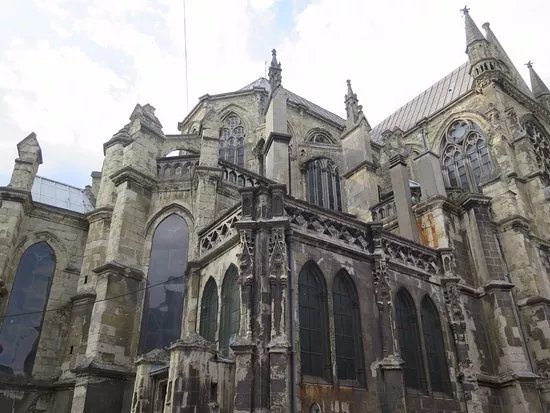 Basilique Notre-Dame-du-Saint-Cordon