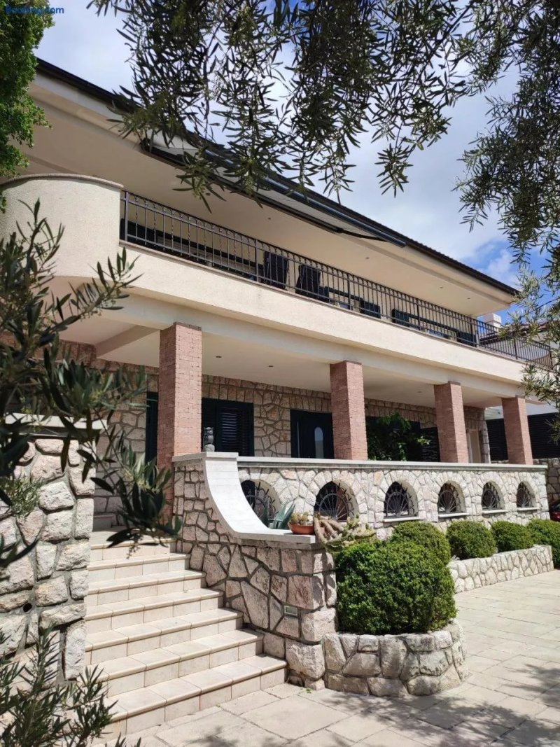 Biuk Apartments
