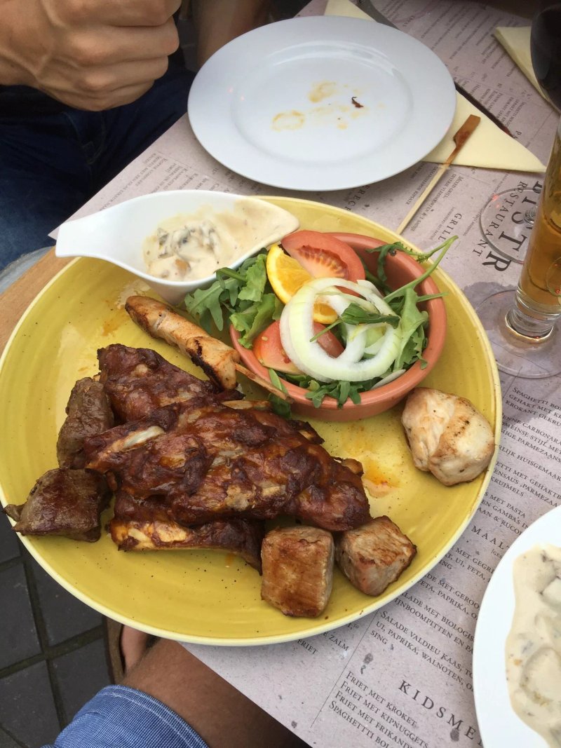 Le Bistro