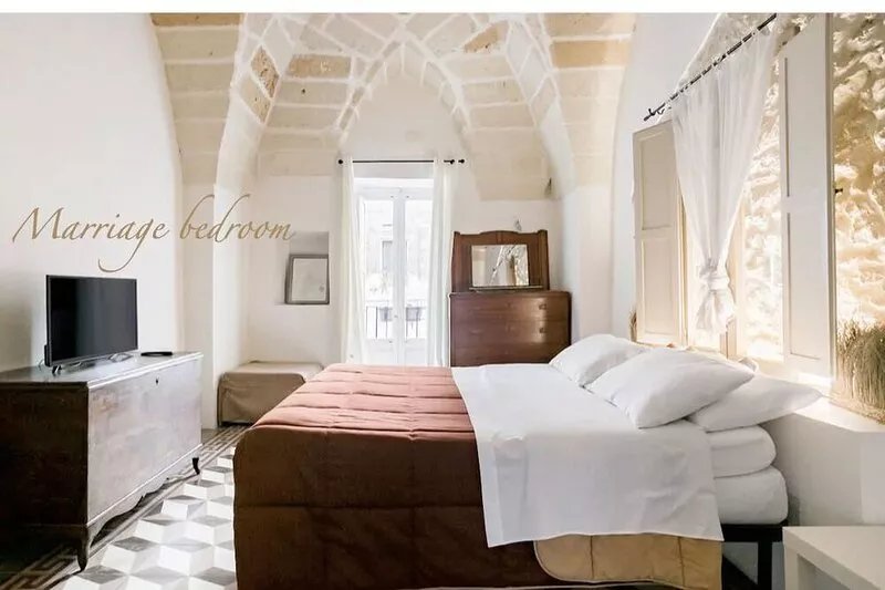 Explore the Historic City on Foot from an Old Town House