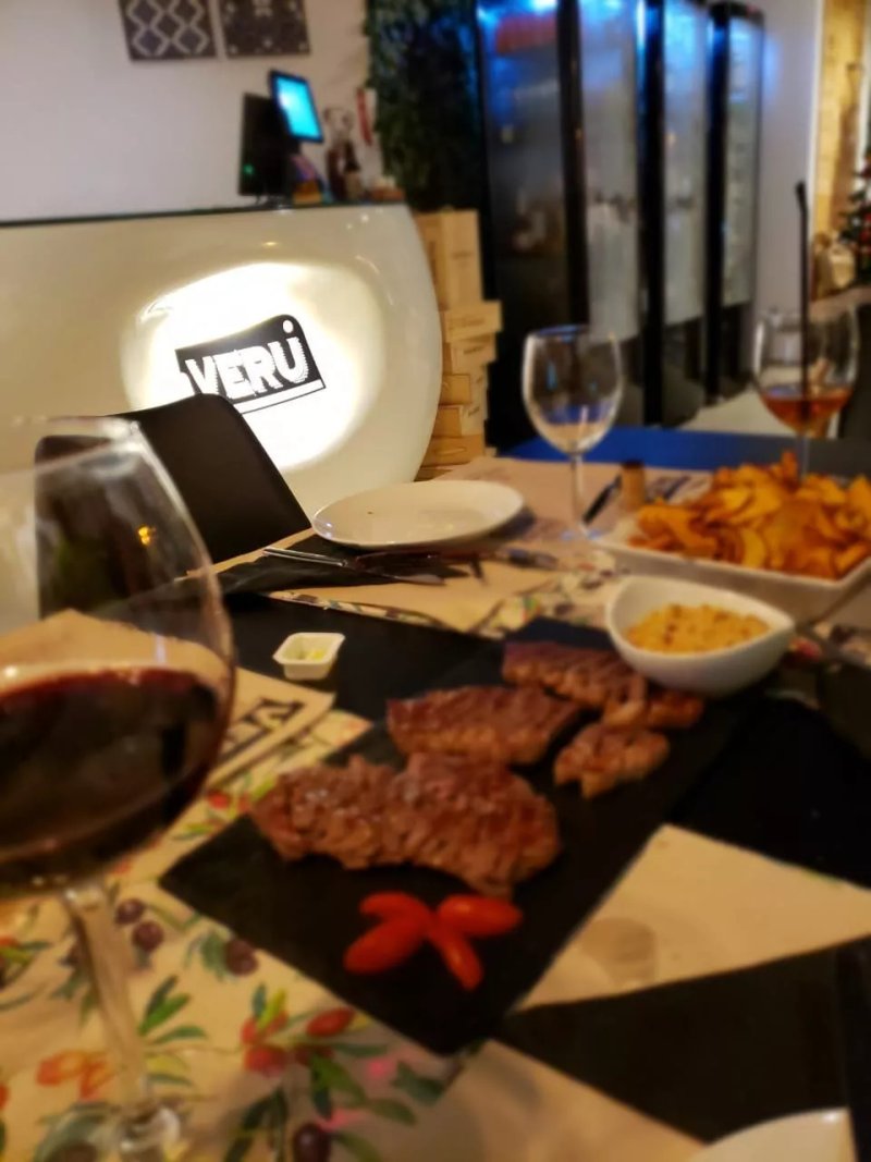 Veru Deli & Bistro