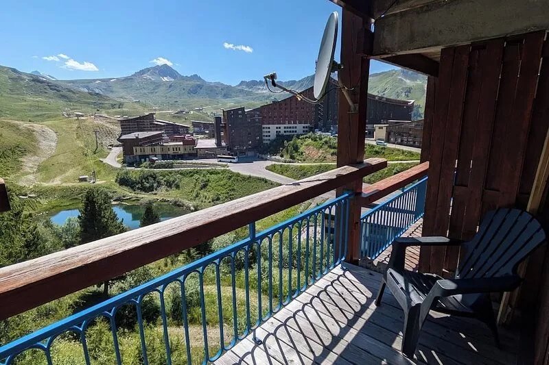Les Arc 2000 Ski to Door Modern Apartment. Fantastic access to the slopes.