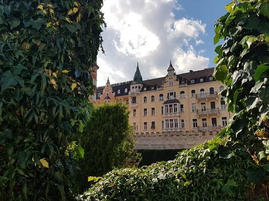 Palazzo della Cassa di Risparmio di Bolzano