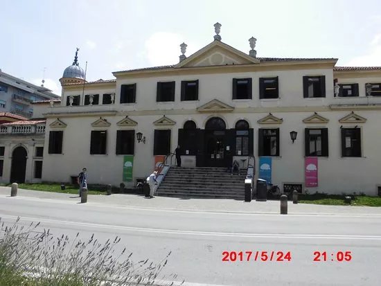 Biblioteca Civica Vez - Villa Erizzo