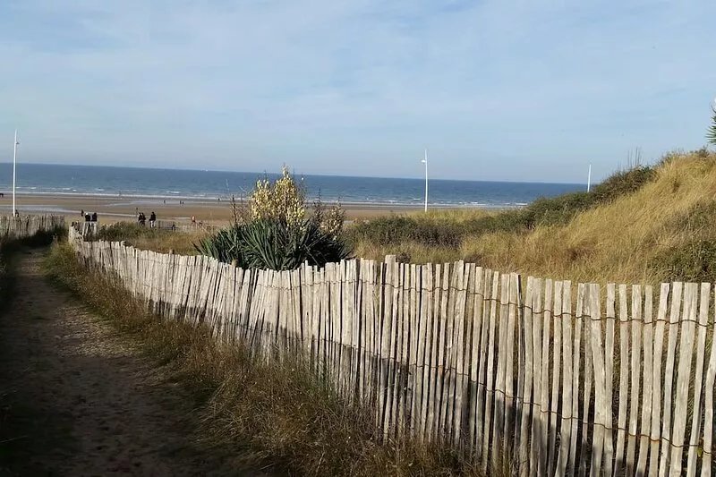 T2 direct access to the sea (garden level) near Thalasso
