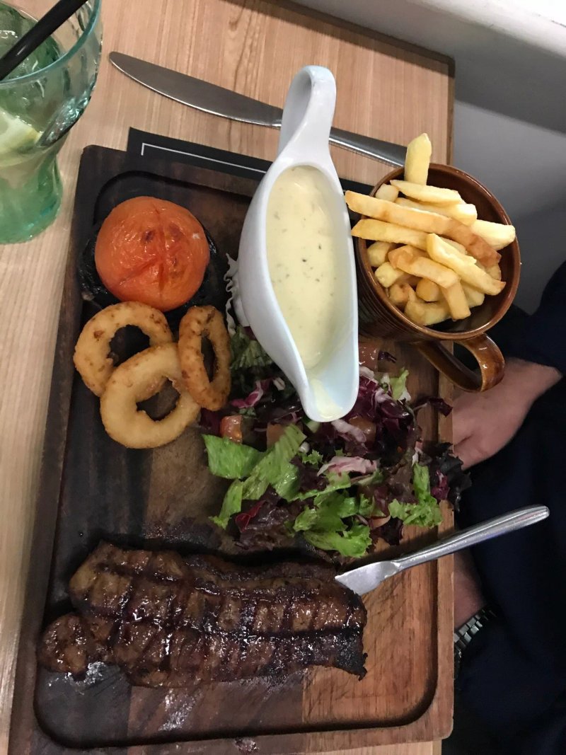 Raceview Restaurant
