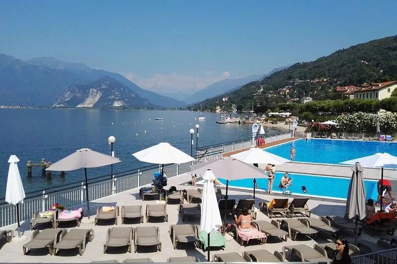 Residenza Silvana - Apartment B- Garden in Suna with parking