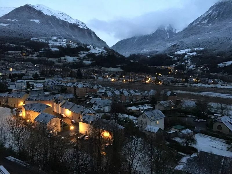 2* house with terrace and panoramic view of the LUZ SAINT SAUVEUR valley