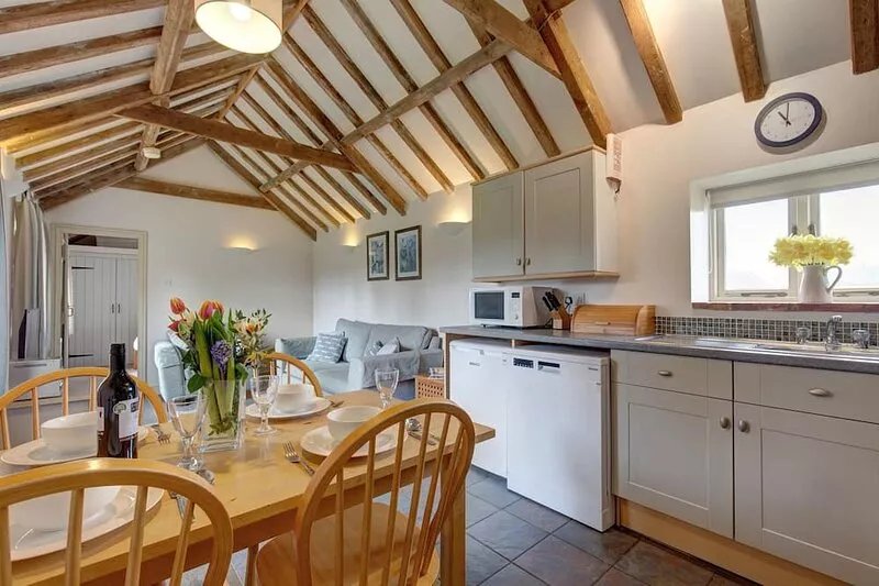Bolt Hole - sleeps 4 guests  in 2 bedrooms