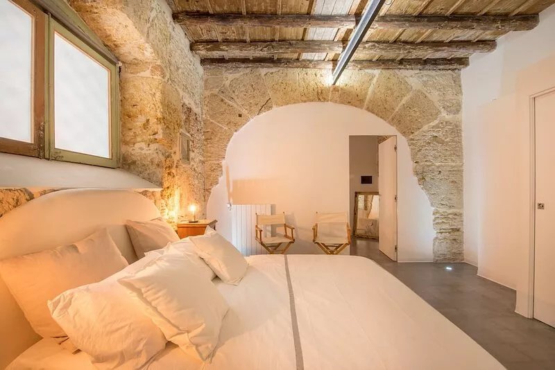Stylish home in front of Casa Professa