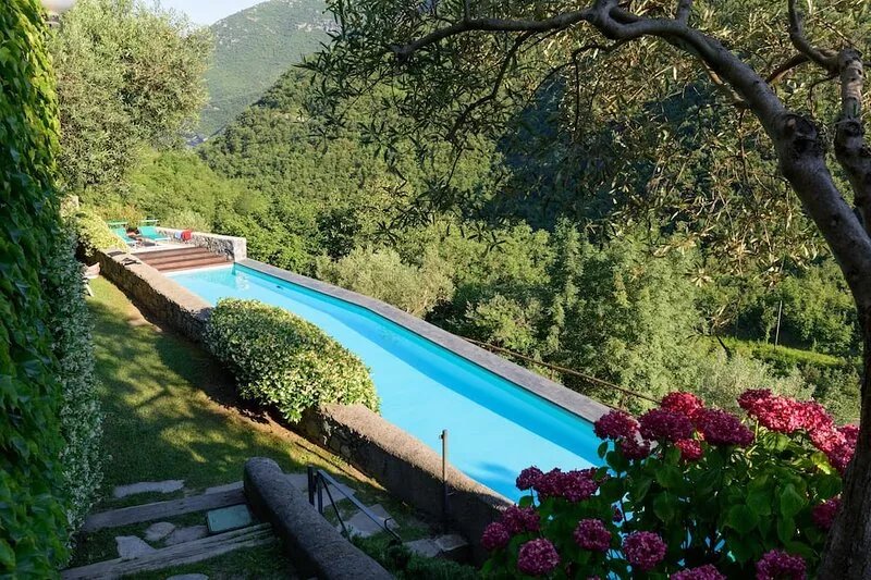 Stylish apartments in the heart of the medieval village of Colletta