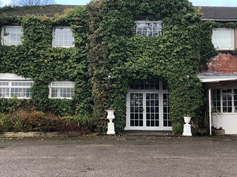 Y CWM CLYDACH (the coach house)