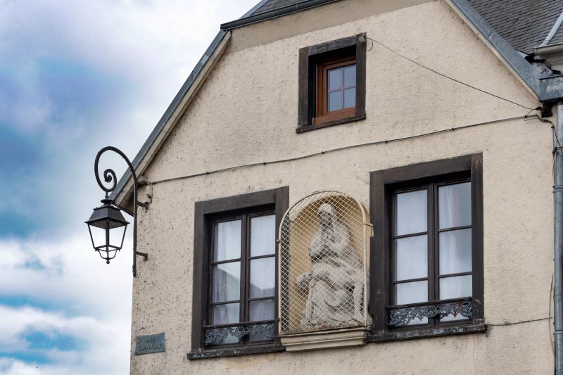 Statue Religieuse Sur Habitation