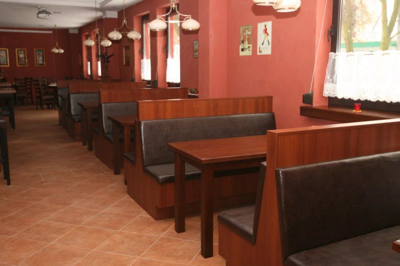 Red pub