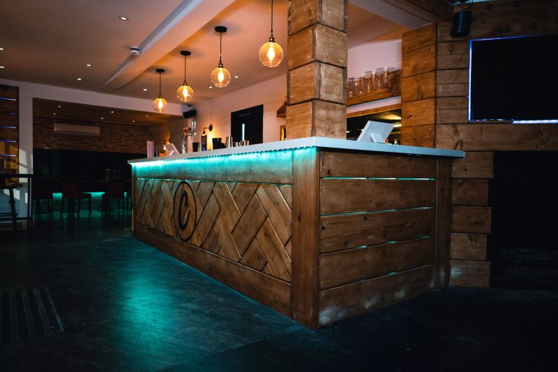 Cristi's Bar
