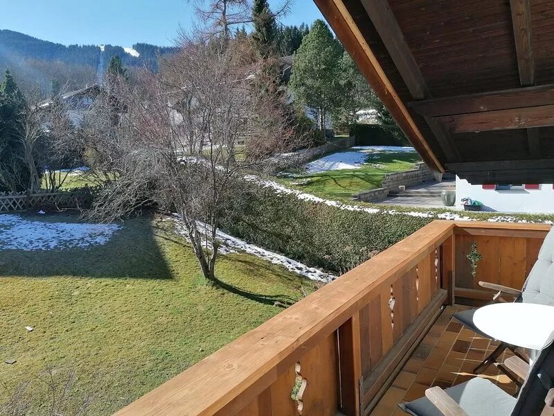 Comfortable 2 room apartment only 200 meters from the valley station.