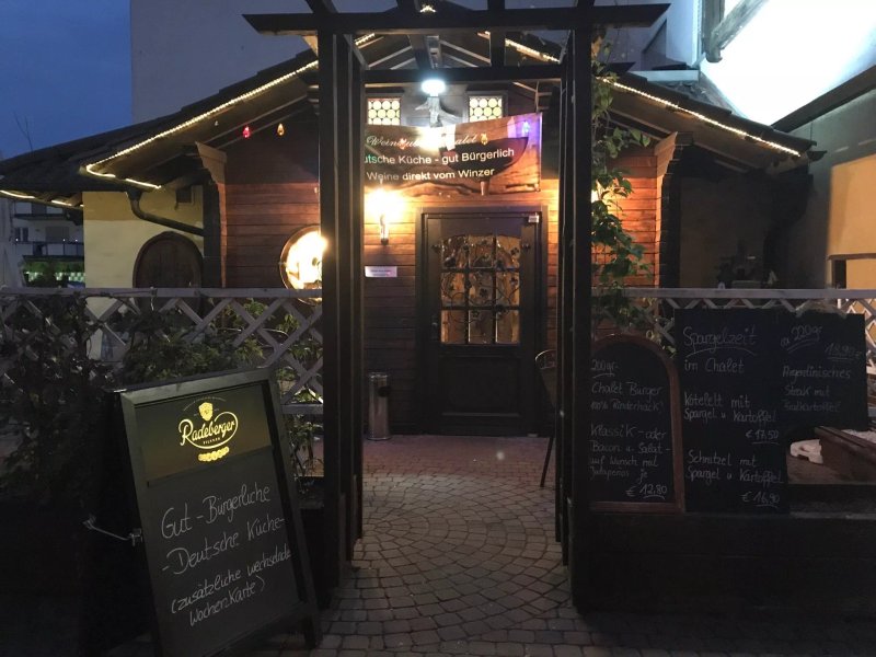Chalet Wein and Pilstube
