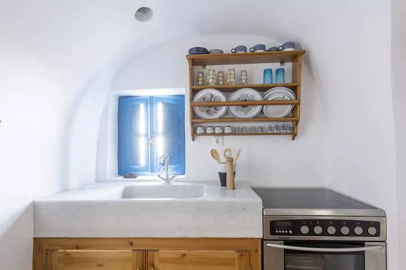 2 Bedroom Elegant Villa at Imerovigli  With Amazing sea views and hot tub