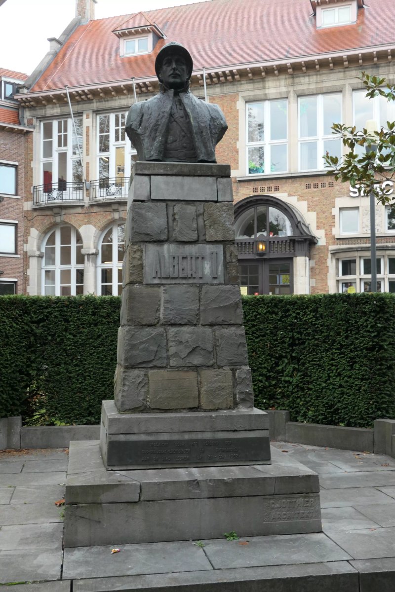 Bronze bust of King Albert I of Belgium