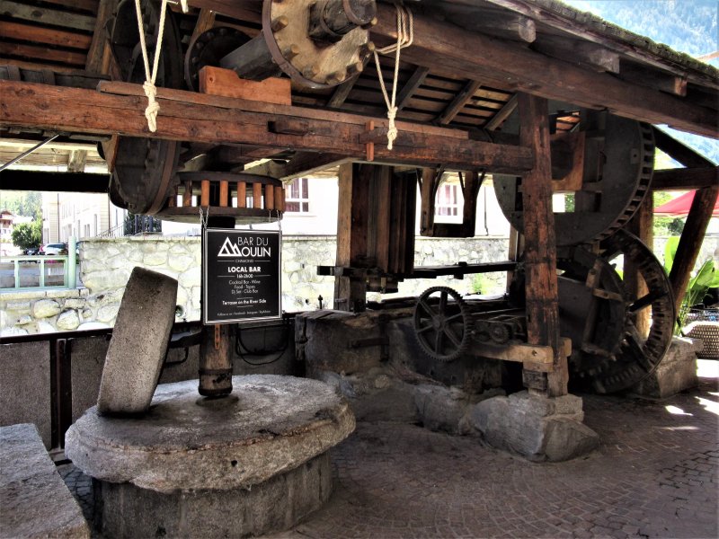 Les Caves