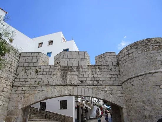 Puerta De Sant Pere