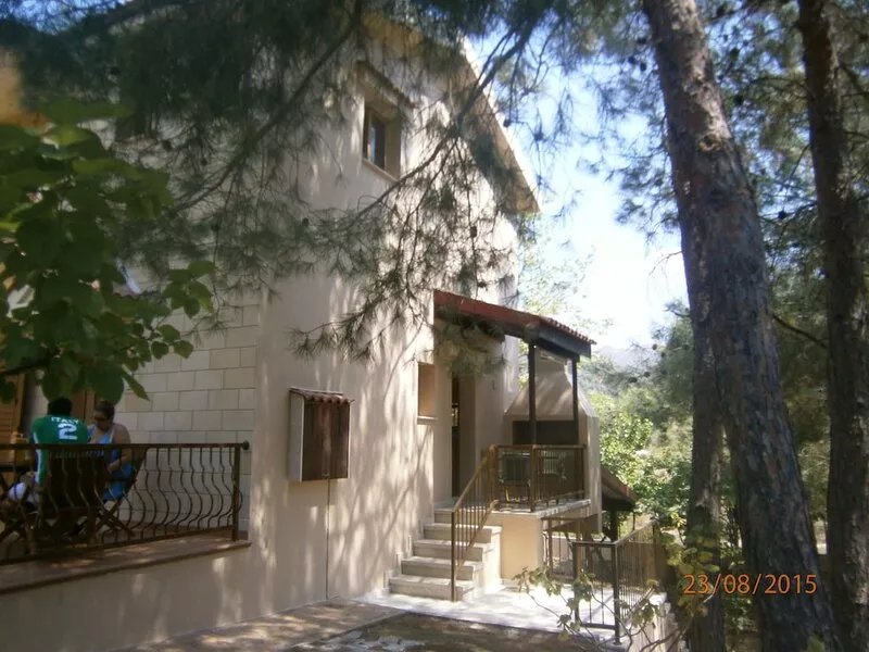 Spacious country house with fireplace, AC and WIFI