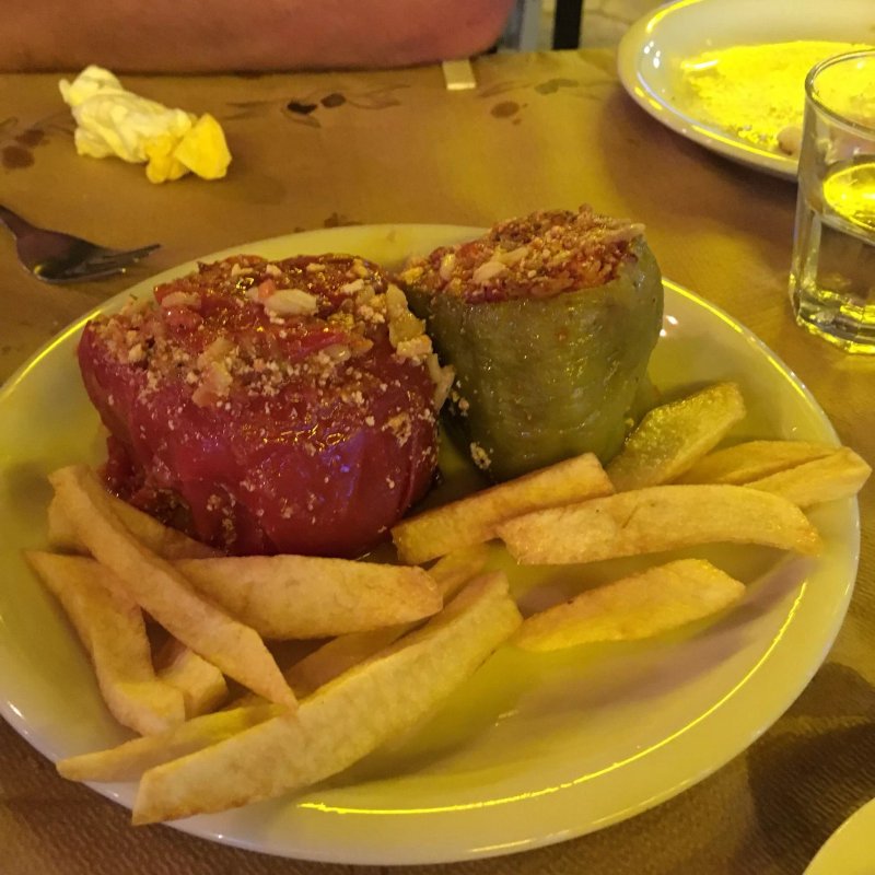 O Nikos Paradosiaki Taverna