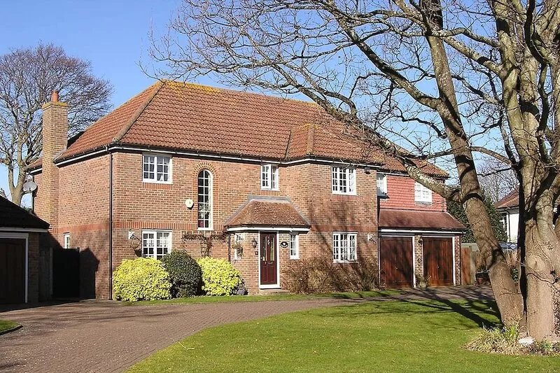 Spacious Apartment In The Heart Of The South Of England