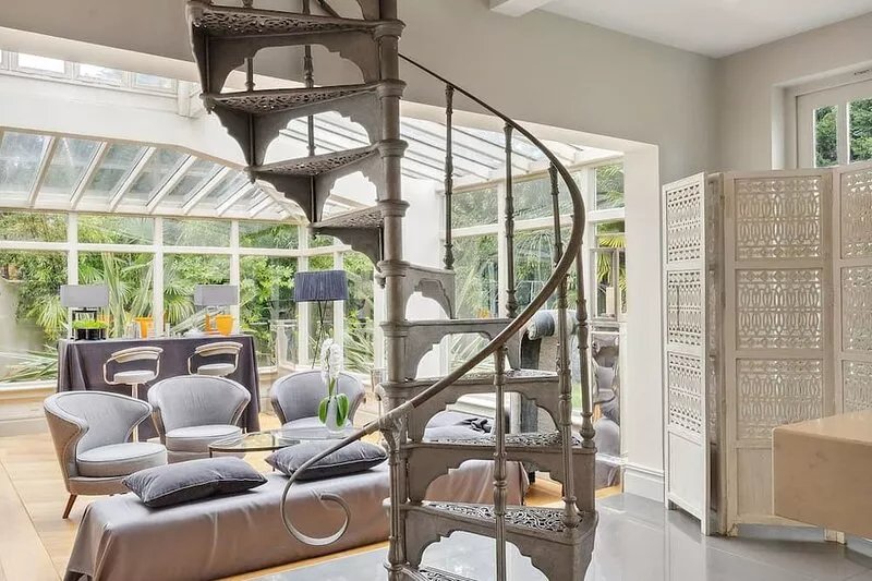 Stunning Designer's Residence In Ascot with Jacuzzi, Cinema Room for up to 16