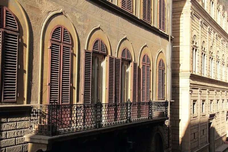 200sqm downtown loft with coffered ceilings, up to 4 guests