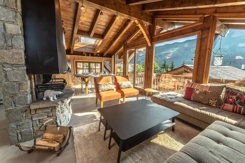 FAMILY CHALET MERIBEL 1600