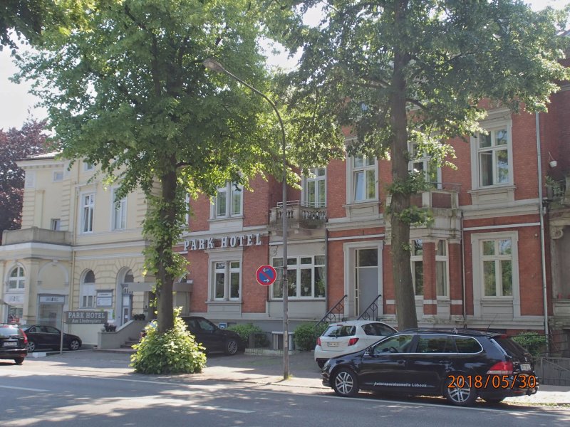 Park Hotel by Charly Lubeck
