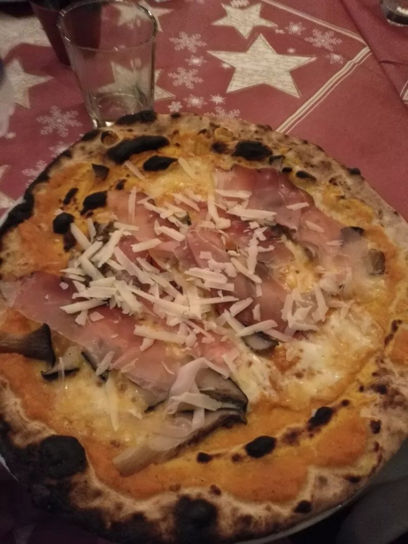 La Cucchiara Pizzeria
