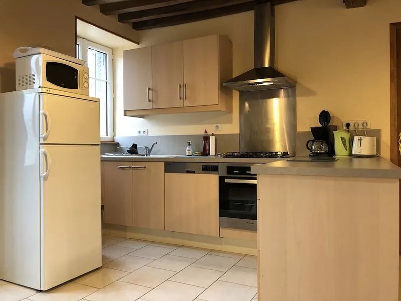 Country house in quiet cul-de-sac, with beautiful view of the Morvan, single