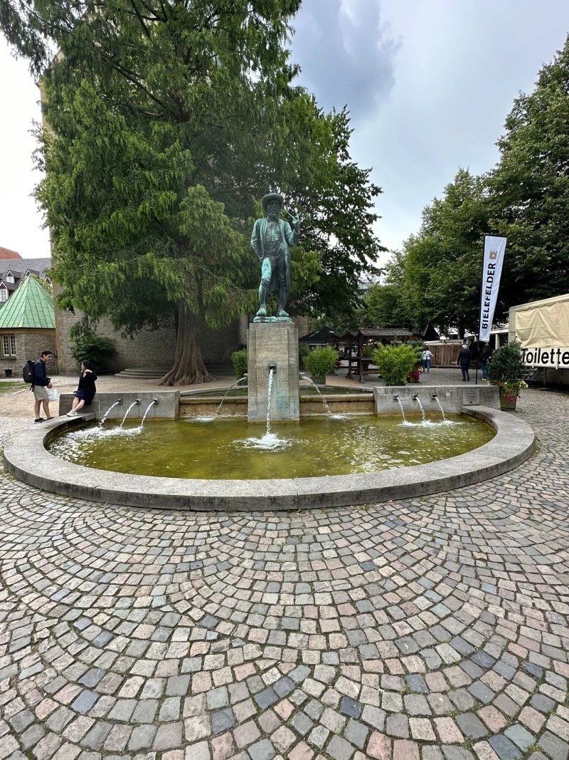 Leineweberdenkmal
