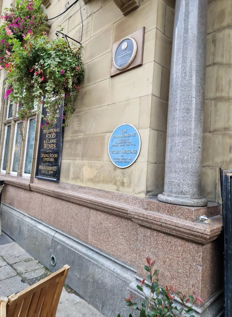 The Philharmonic Pub Blue Plaque