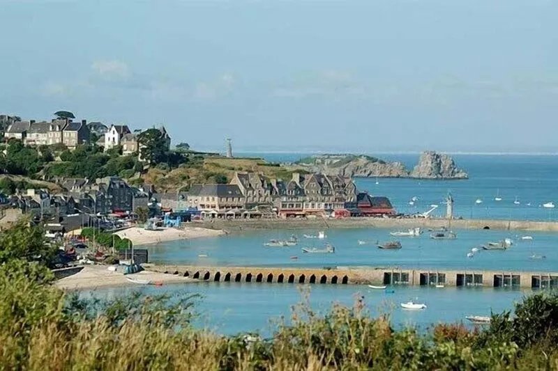 A COSY HOLIDAY COTTAGE ON THE EDGE OF THE RANCE BETWEEN ST MALO AND DINAN