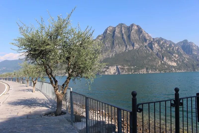 Lake Iseo - Detached house with Finnish tub garden WI-FI outbuilding