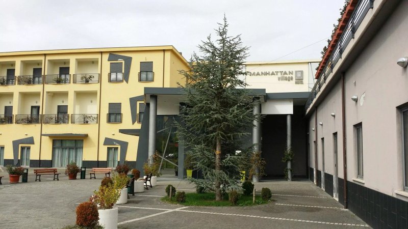 Manhattan Village Hotel