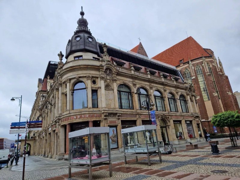 33 Swidnicka Building